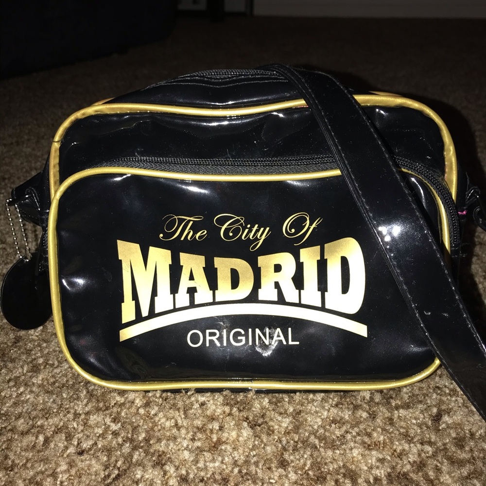 Robin Ruth “City of Madrid” Cross Body Black Bag